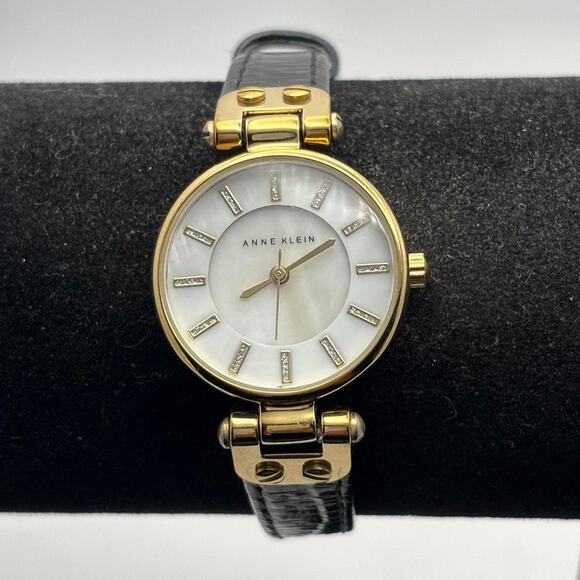 Gold anne klein watch - Picture 1 of 4